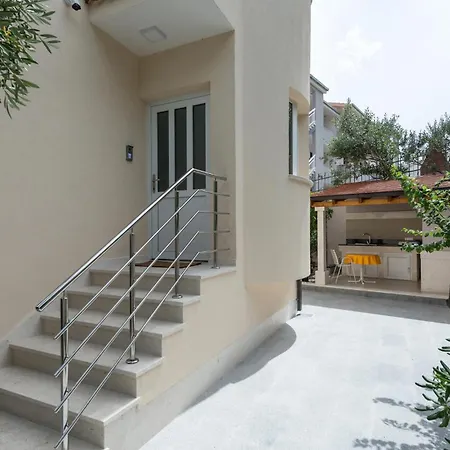 Apartamento 1 Bedroom Amazing In Trogir