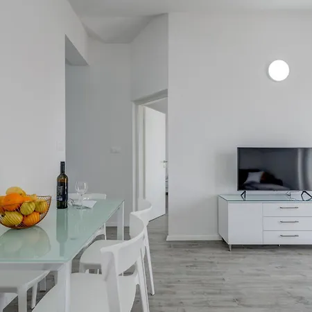 1 Bedroom Stunning In Daire *